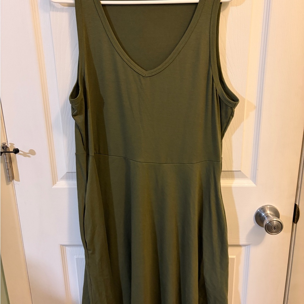 Elegant Olive Green Sleeveless Dress
